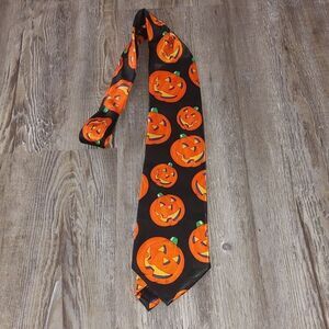 Hallmark Specialties  Halloween Jack O Lantern Pumpkin Holiday tie